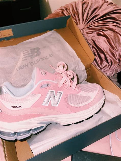 new balance 2002r pink review